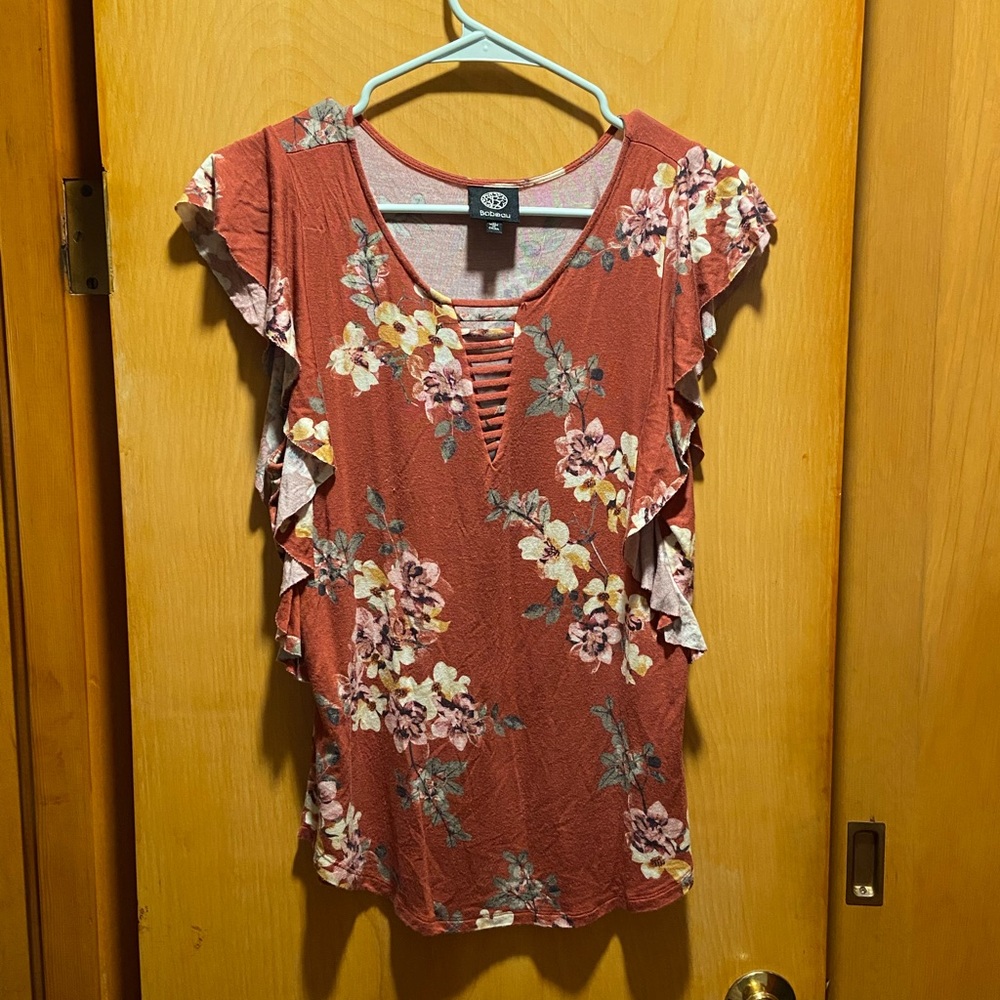 Bobeau detailed floral blouse, super comfy!!